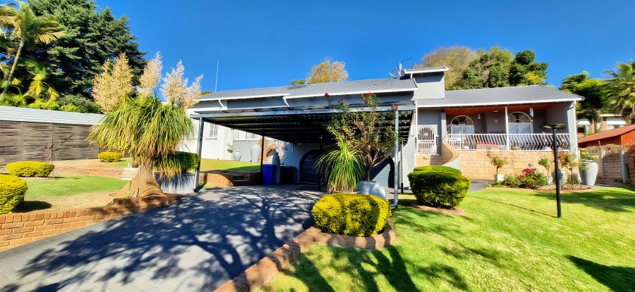 4 Bedroom Property for Sale in Magalieskruin Gauteng