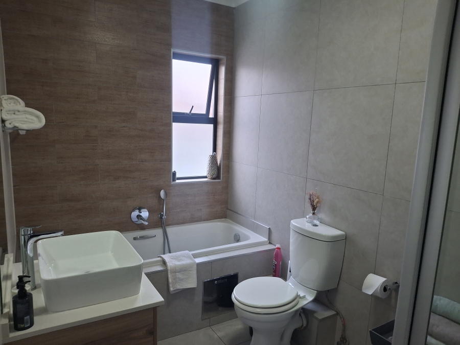 1 Bedroom Property for Sale in Modderfontein Gauteng