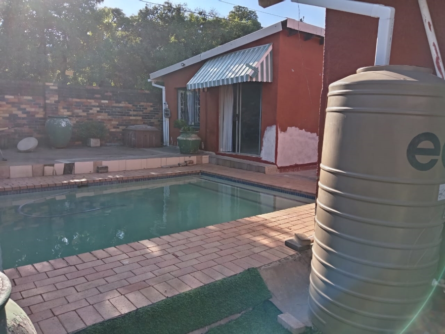 3 Bedroom Property for Sale in Roodepoort North Gauteng