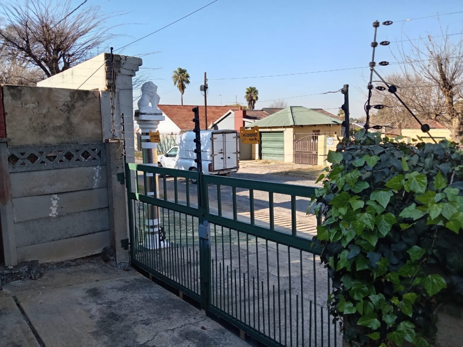 3 Bedroom Property for Sale in Roodepoort North Gauteng