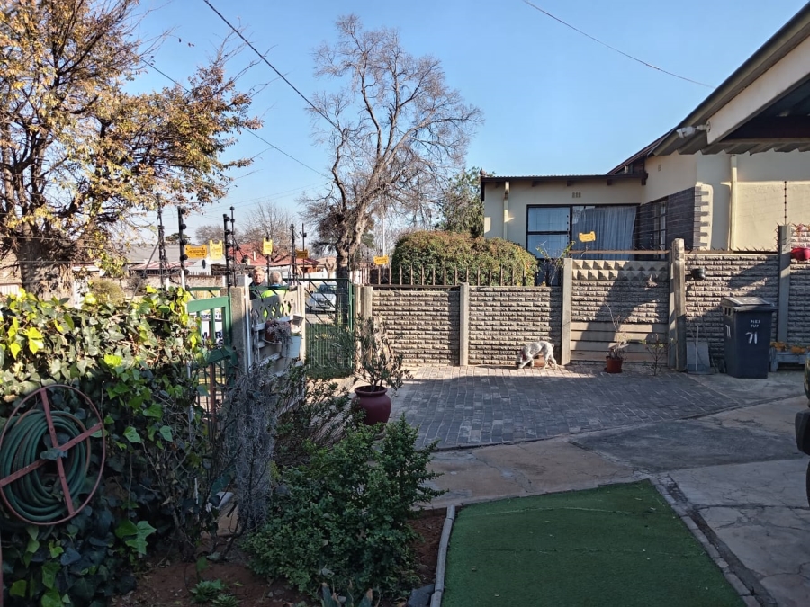 3 Bedroom Property for Sale in Roodepoort North Gauteng