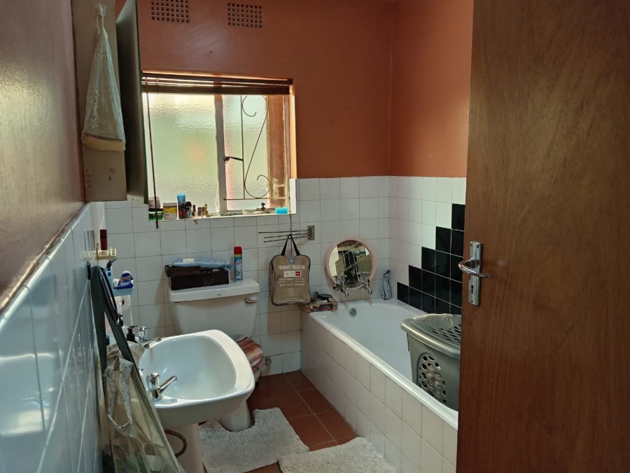 3 Bedroom Property for Sale in Roodepoort North Gauteng