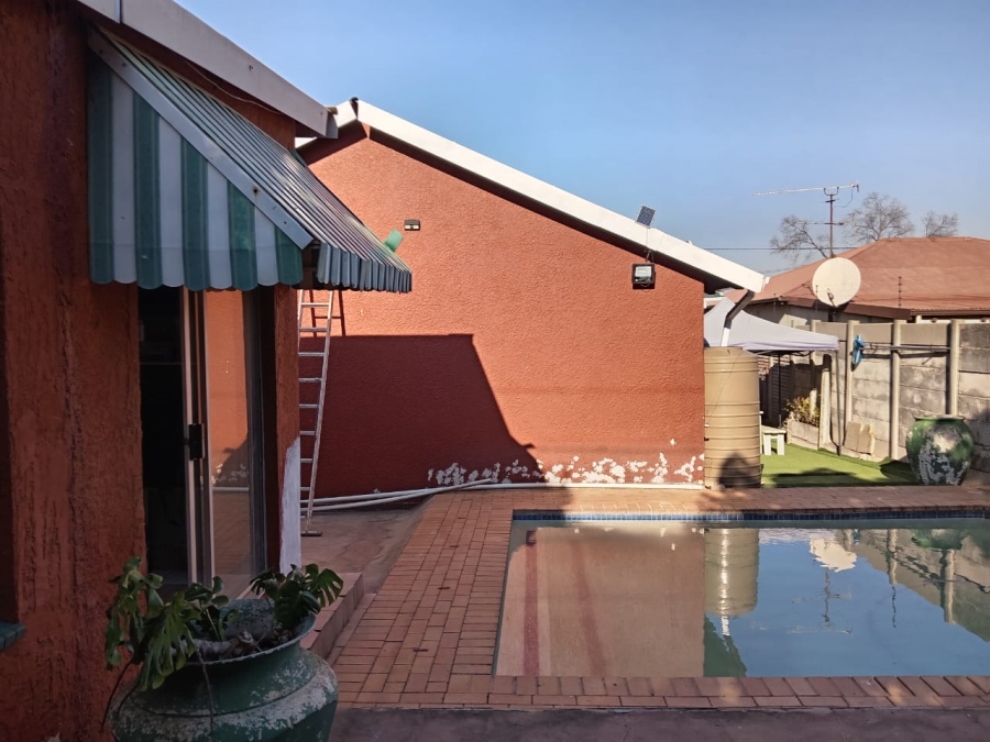 3 Bedroom Property for Sale in Roodepoort North Gauteng