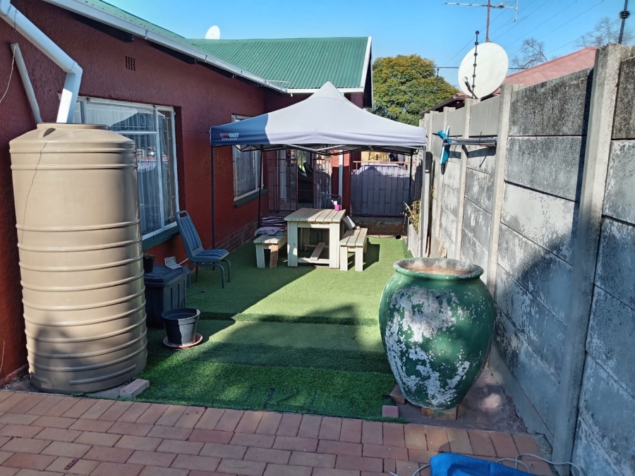 3 Bedroom Property for Sale in Roodepoort North Gauteng