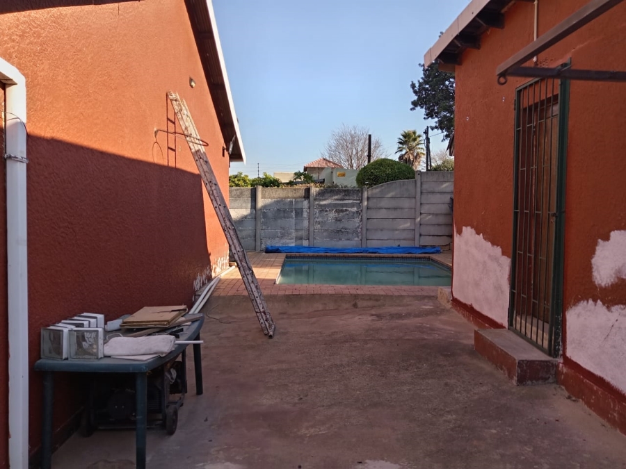 3 Bedroom Property for Sale in Roodepoort North Gauteng