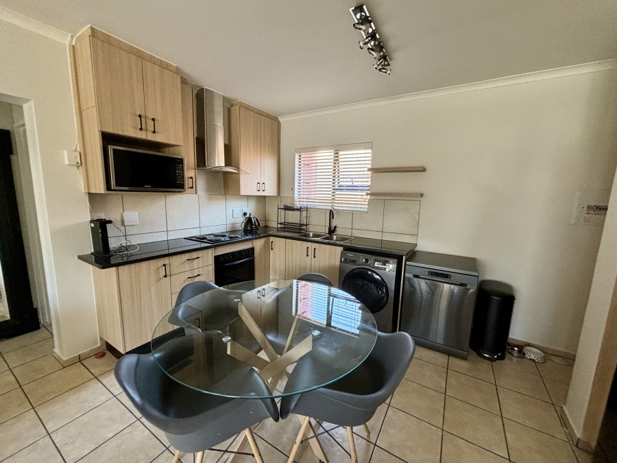 To Let 2 Bedroom Property for Rent in Barbeque Downs Gauteng
