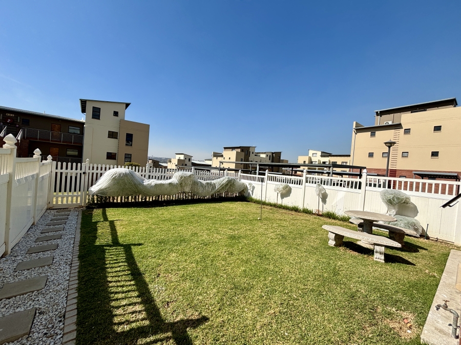 To Let 2 Bedroom Property for Rent in Barbeque Downs Gauteng