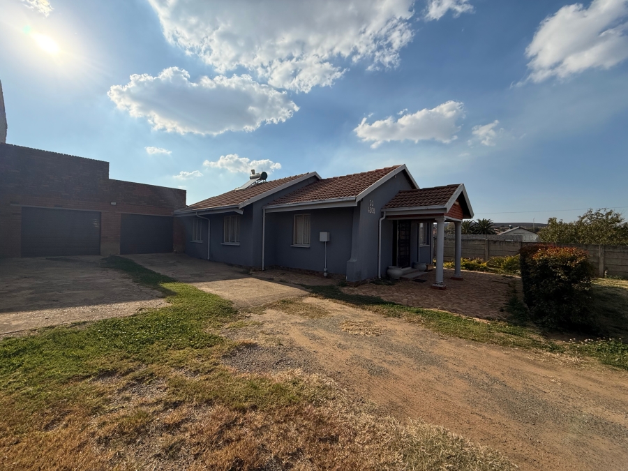 3 Bedroom Property for Sale in Lenasia South Gauteng