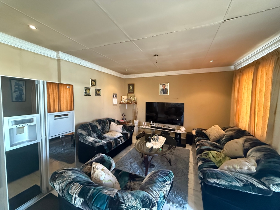 3 Bedroom Property for Sale in Lenasia South Gauteng