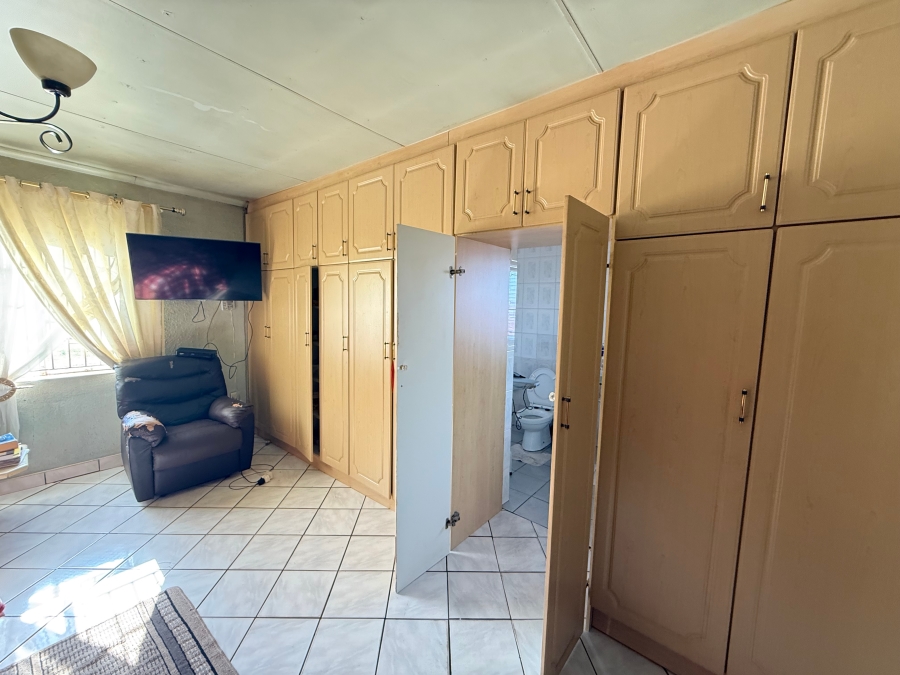 3 Bedroom Property for Sale in Lenasia South Gauteng