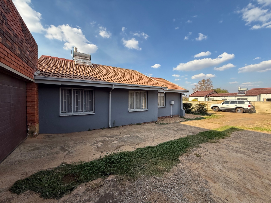3 Bedroom Property for Sale in Lenasia South Gauteng