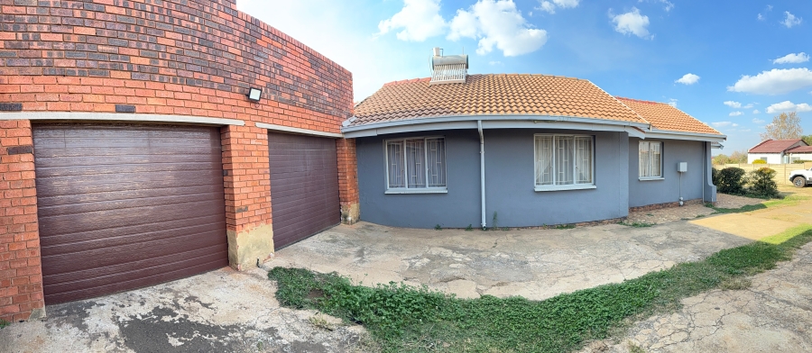 3 Bedroom Property for Sale in Lenasia South Gauteng