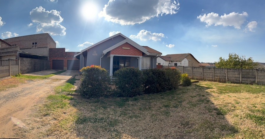3 Bedroom Property for Sale in Lenasia South Gauteng