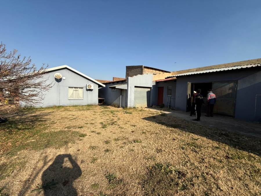 3 Bedroom Property for Sale in Lenasia South Gauteng