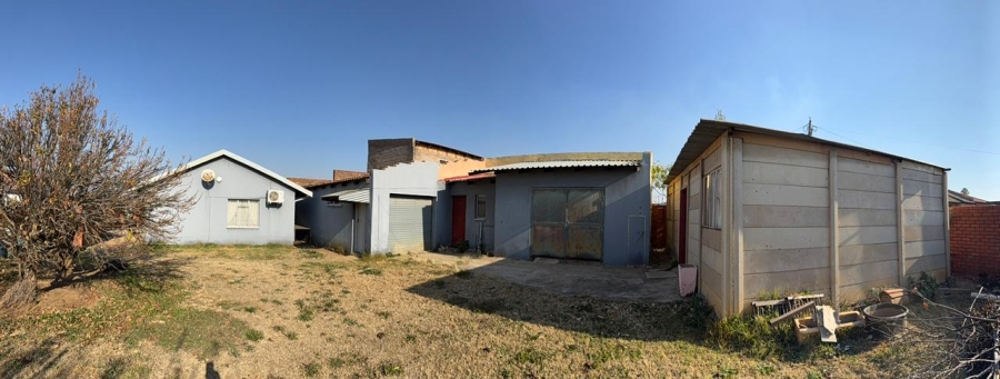 3 Bedroom Property for Sale in Lenasia South Gauteng