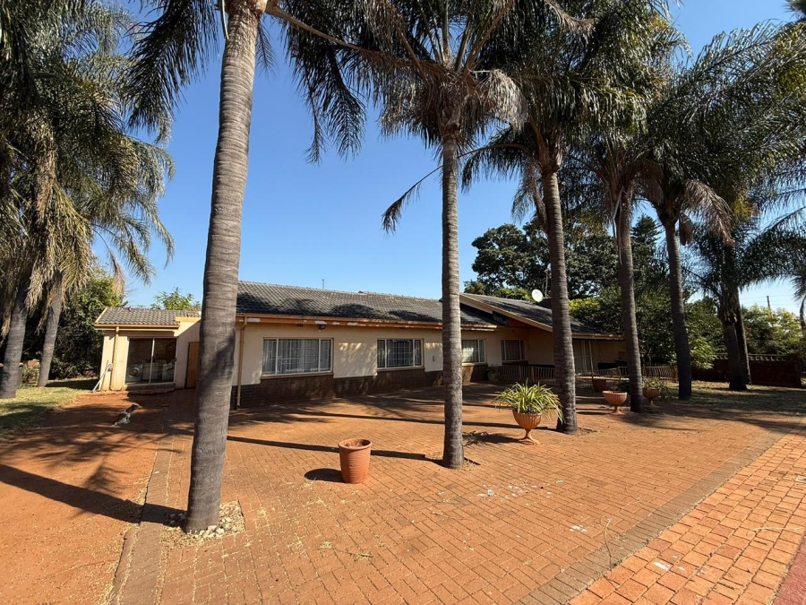 5 Bedroom Property for Sale in Kameeldrift East Gauteng