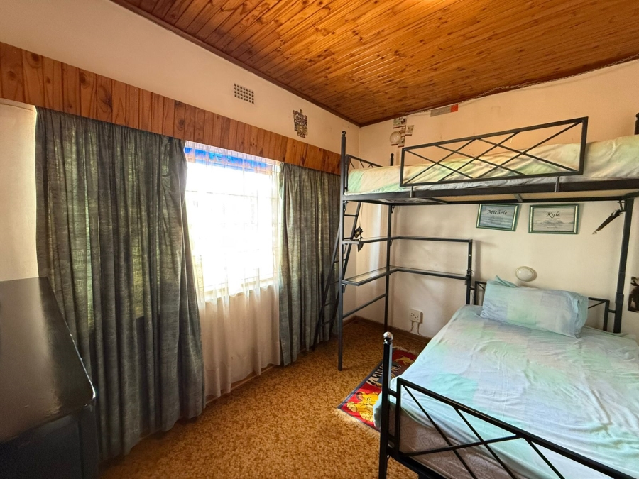 5 Bedroom Property for Sale in Kameeldrift East Gauteng