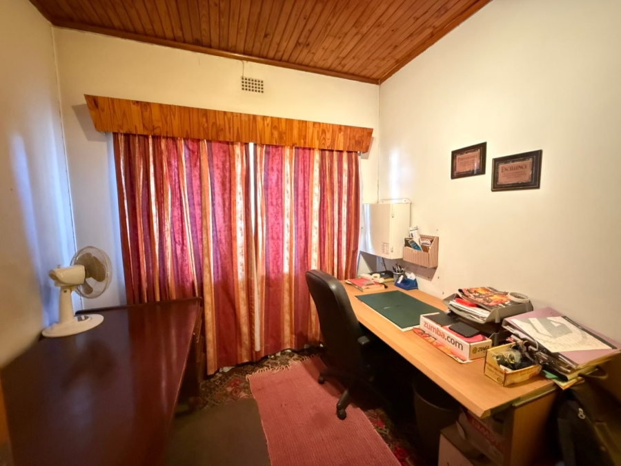 5 Bedroom Property for Sale in Kameeldrift East Gauteng