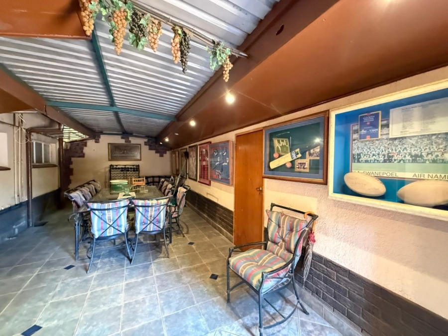 5 Bedroom Property for Sale in Kameeldrift East Gauteng