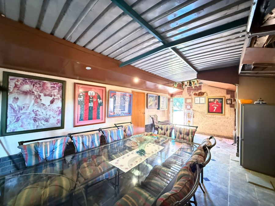 5 Bedroom Property for Sale in Kameeldrift East Gauteng