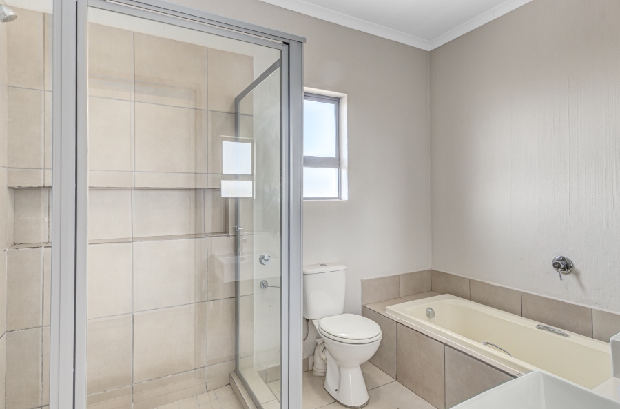 3 Bedroom Property for Sale in Broadacres Gauteng