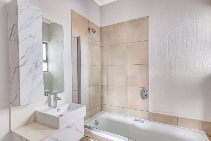 3 Bedroom Property for Sale in Broadacres Gauteng