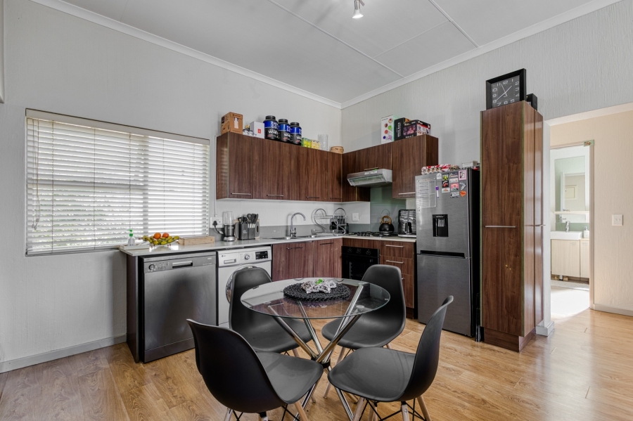 2 Bedroom Property for Sale in Beverley Gauteng