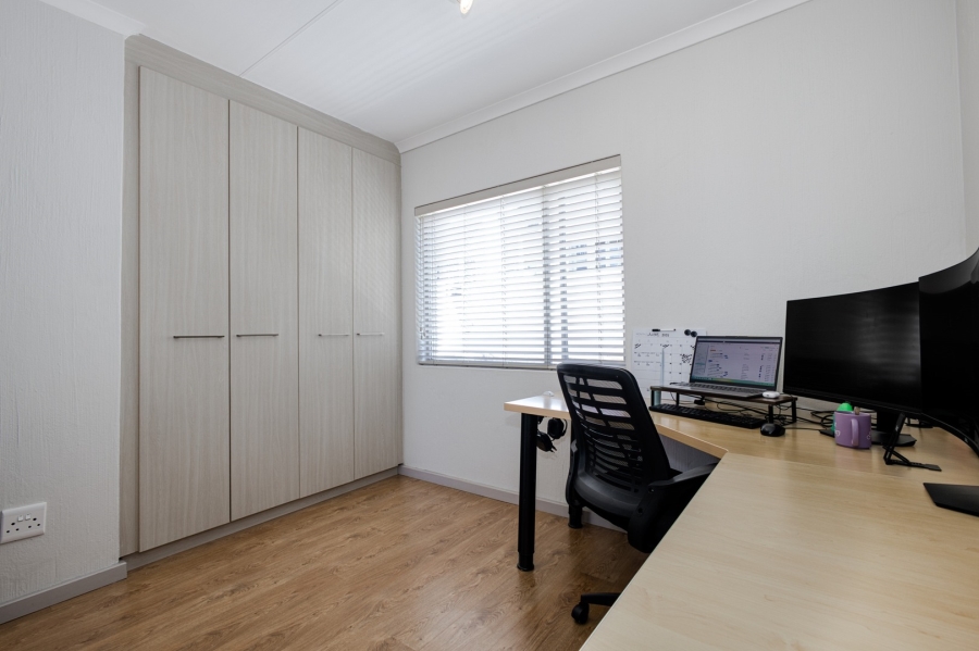 2 Bedroom Property for Sale in Beverley Gauteng