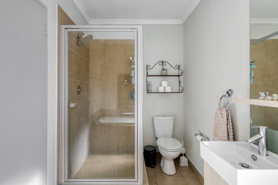 2 Bedroom Property for Sale in Beverley Gauteng