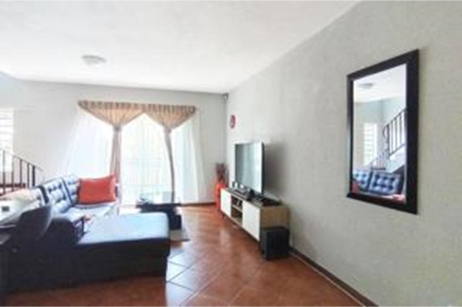 2 Bedroom Property for Sale in La Montagne Gauteng