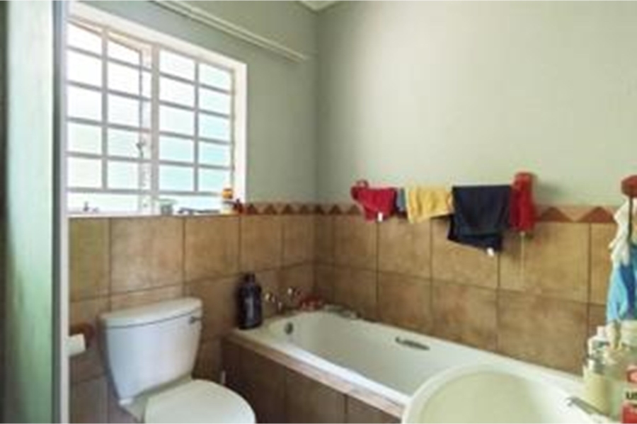 2 Bedroom Property for Sale in La Montagne Gauteng