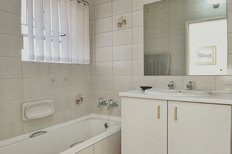 3 Bedroom Property for Sale in Fairland Gauteng