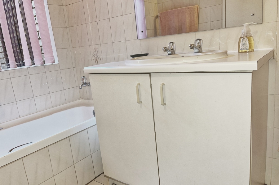 3 Bedroom Property for Sale in Fairland Gauteng