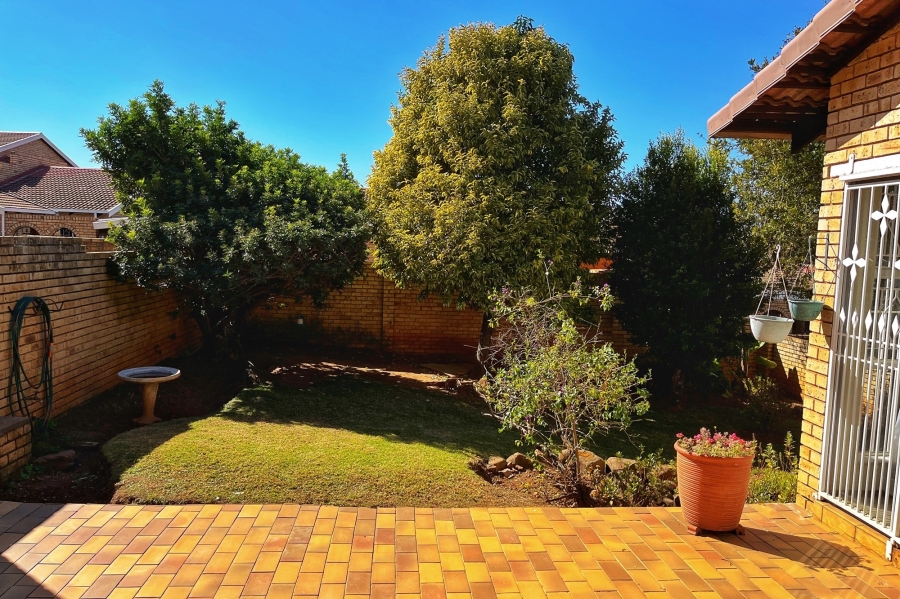 3 Bedroom Property for Sale in Fairland Gauteng