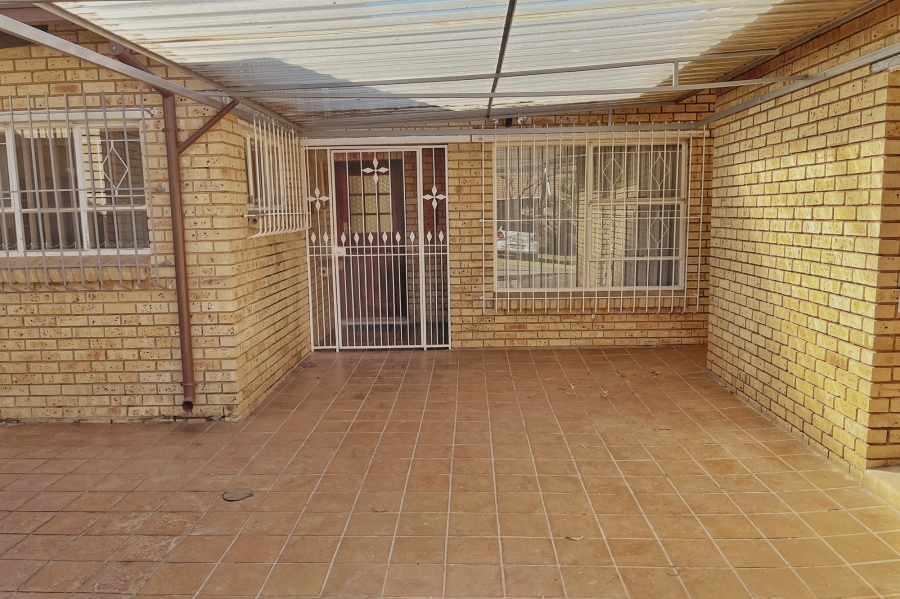 3 Bedroom Property for Sale in Fairland Gauteng