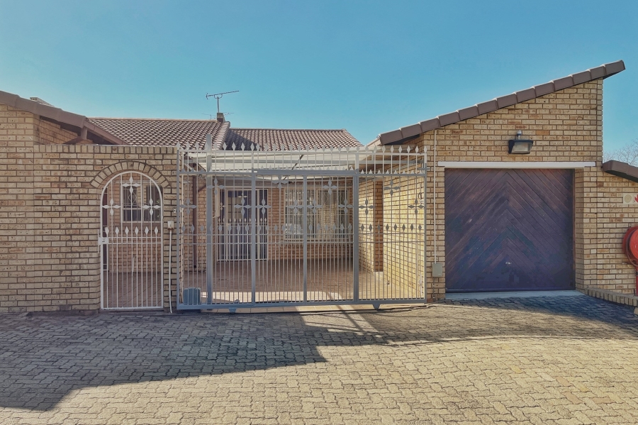3 Bedroom Property for Sale in Fairland Gauteng