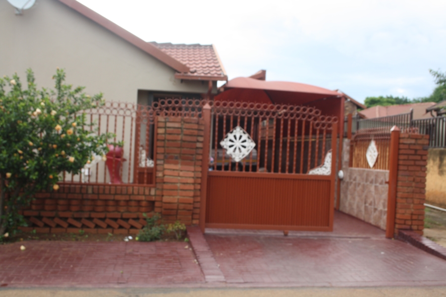 4 Bedroom Property for Sale in Philip Nel Park Gauteng
