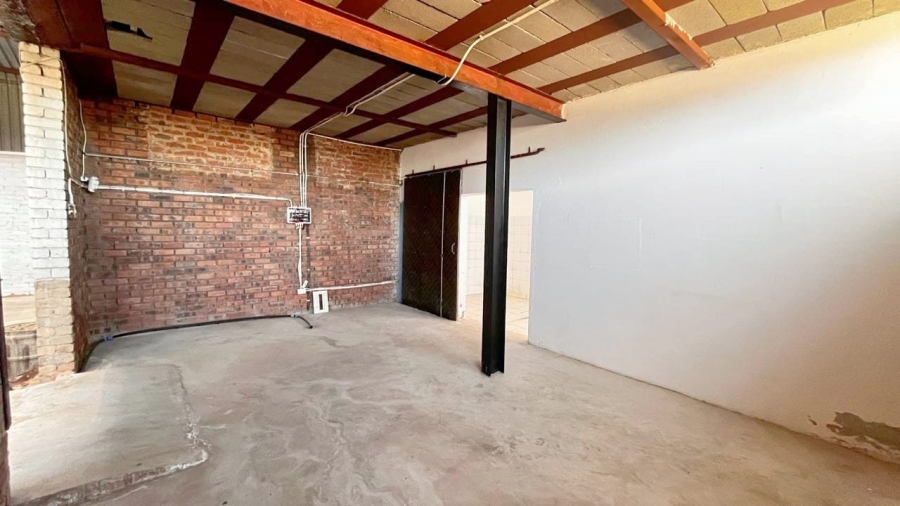 Commercial Property for Sale in Zesfontein A H Gauteng