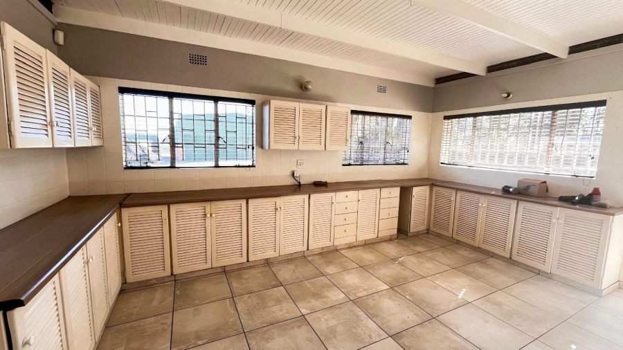 Commercial Property for Sale in Zesfontein A H Gauteng