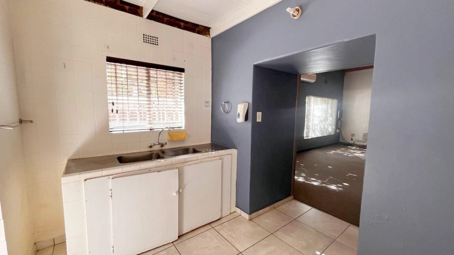 Commercial Property for Sale in Zesfontein A H Gauteng
