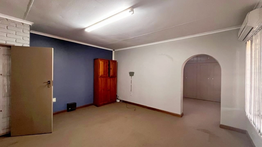Commercial Property for Sale in Zesfontein A H Gauteng