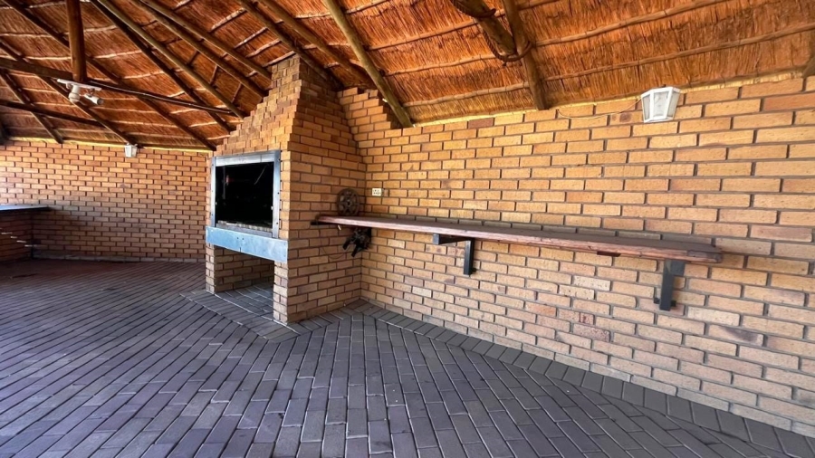 Commercial Property for Sale in Zesfontein A H Gauteng