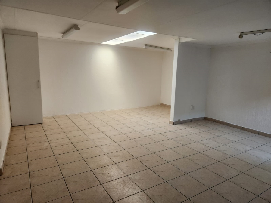 To Let commercial Property for Rent in Wilgeheuwel Gauteng