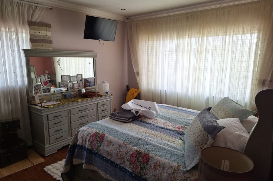 4 Bedroom Property for Sale in South Crest Gauteng