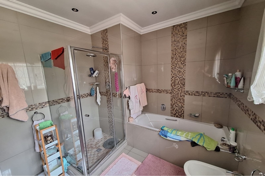4 Bedroom Property for Sale in South Crest Gauteng
