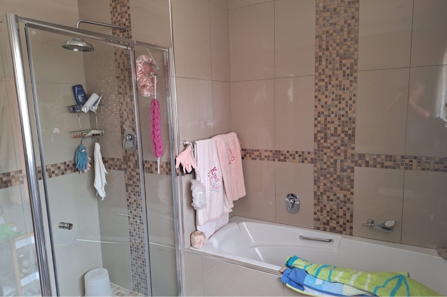 4 Bedroom Property for Sale in South Crest Gauteng