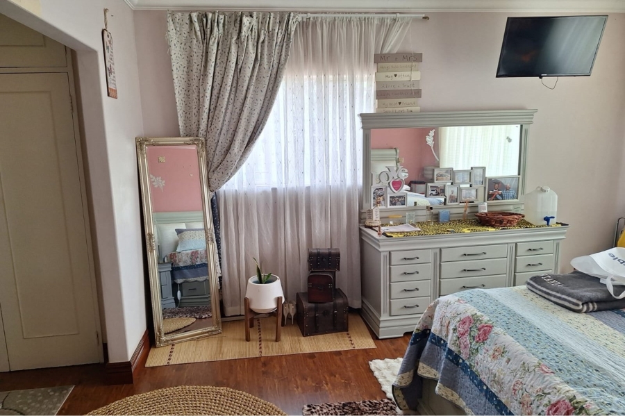 4 Bedroom Property for Sale in South Crest Gauteng
