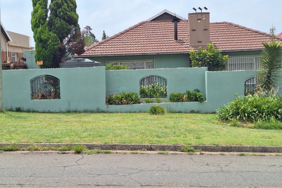 4 Bedroom Property for Sale in South Crest Gauteng