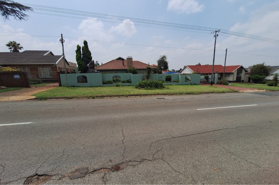 4 Bedroom Property for Sale in South Crest Gauteng