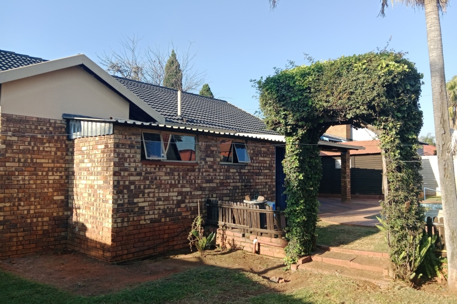 To Let 3 Bedroom Property for Rent in The Orchards Gauteng